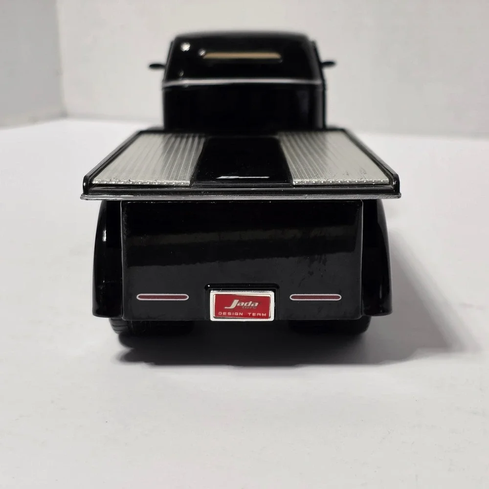Jada Toys Design Team Black Custom Flatbed Hauler Truck Diecast 1:24 Scale